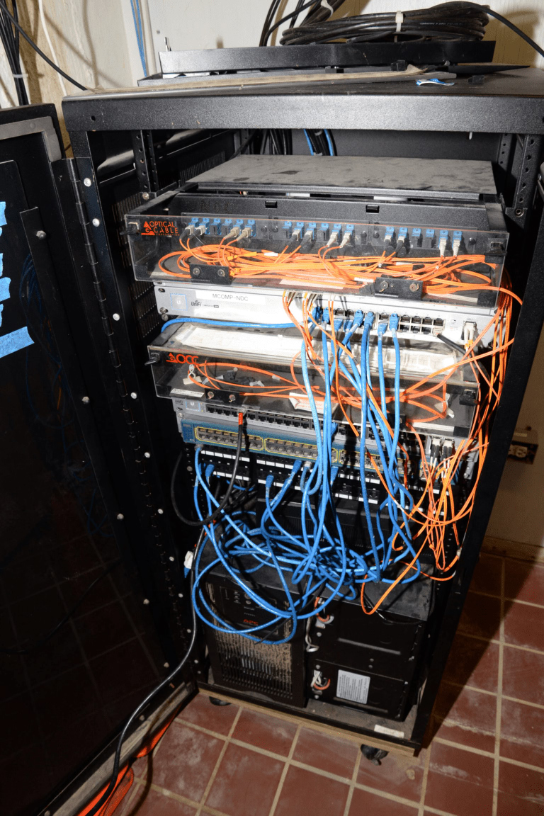 KVM ve VMware Sanallaştırma Teknolojileri: Projeniz İçin Hangisini Seçmelisiniz?